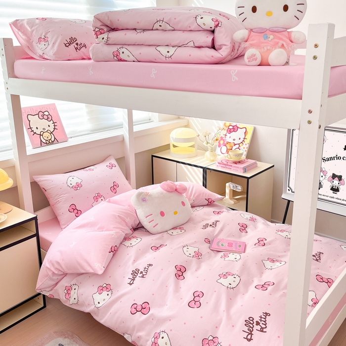 91家纺网 家纺一手货源 找家纺 暮思家居 2025新款三丽鸥授权全棉少女印花系列学生宿舍三件套四件套 可爱凯蒂