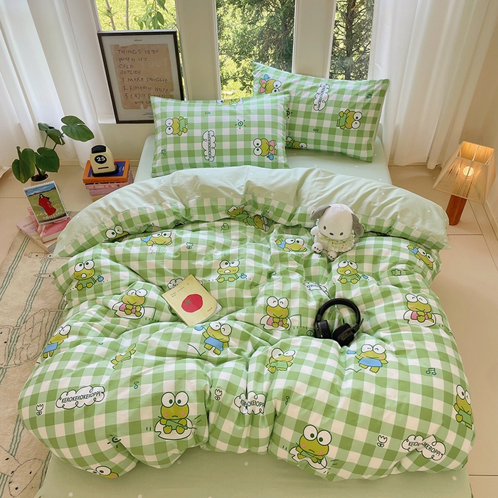 91家纺网 家纺一手货源 找家纺 蓝邻家纺 2025年新款三丽鸥正版授权全棉印花四件套系列-大床图 格子大眼蛙