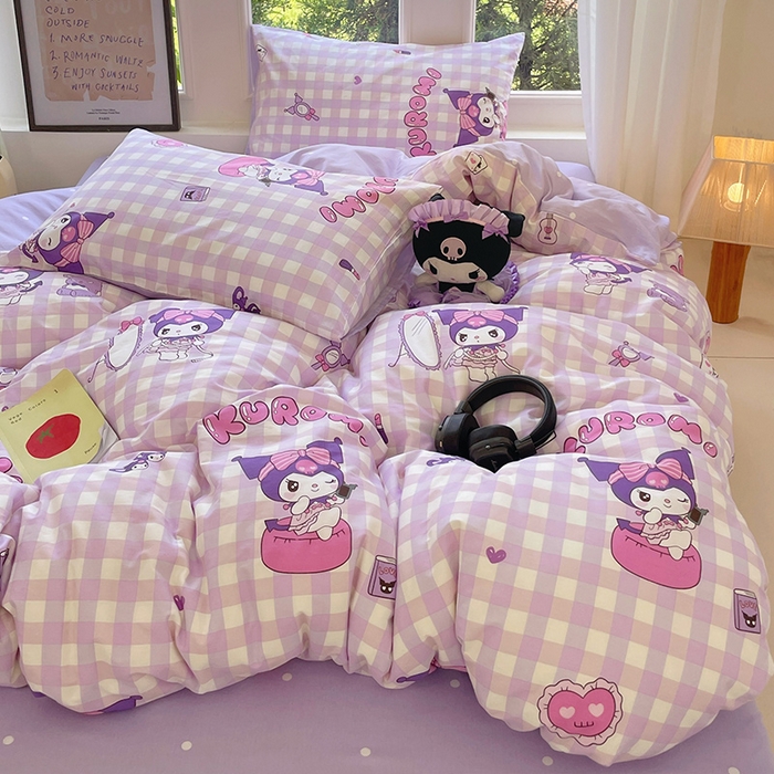 91家纺网 家纺一手货源 找家纺 蓝邻家纺 2025年新款三丽鸥正版授权全棉印花四件套系列-大床图 格子库洛米