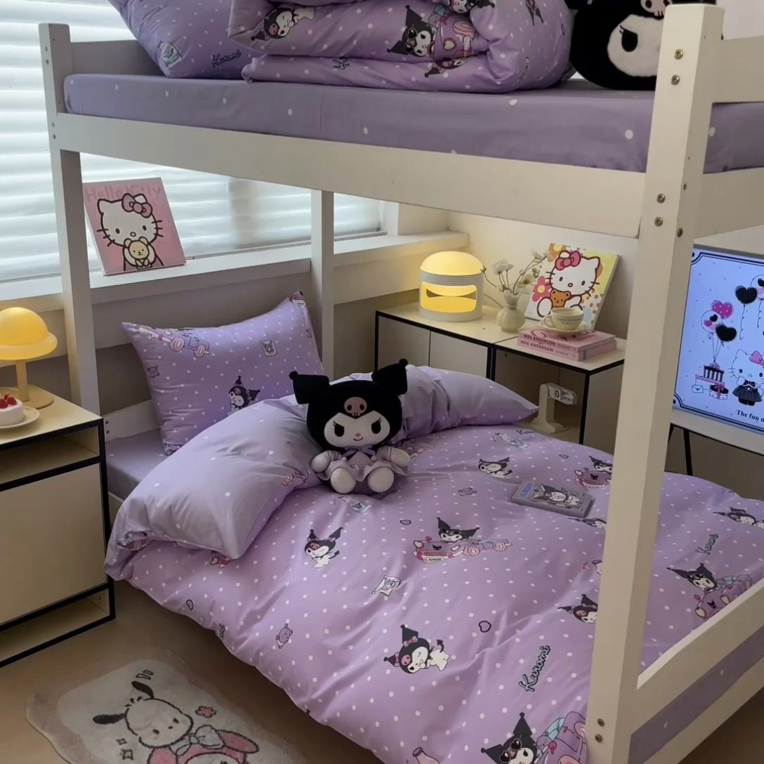 91家纺网 家纺一手货源 找家纺 暮思家居 2025新款三丽鸥授权全棉少女印花系列学生宿舍三件套四件套 汽车库洛米