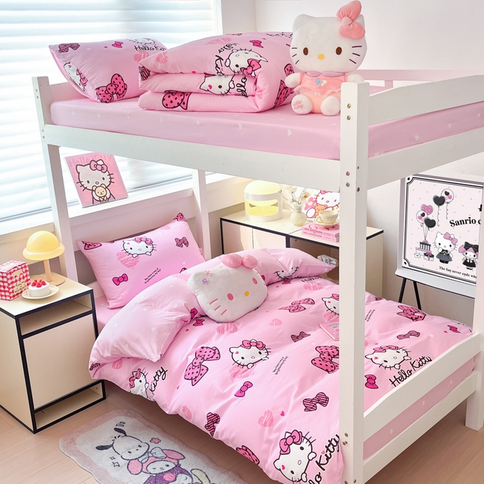 91家纺网 家纺一手货源 找家纺 暮思家居 2025新款三丽鸥授权全棉少女印花系列学生宿舍三件套四件套 开心凯蒂