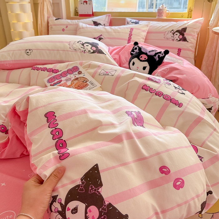 91家纺网 家纺一手货源 找家纺 蓝邻家纺 2025年新款三丽鸥正版授权全棉印花四件套系列-大床图 米酷-粉