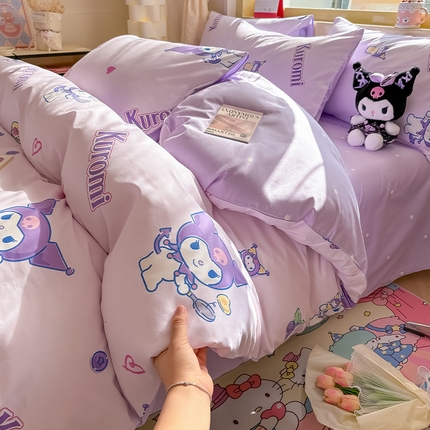 蓝邻家纺 2025年新款三丽鸥正版授权全棉印花四件套系列-大床图 甜甜库洛米