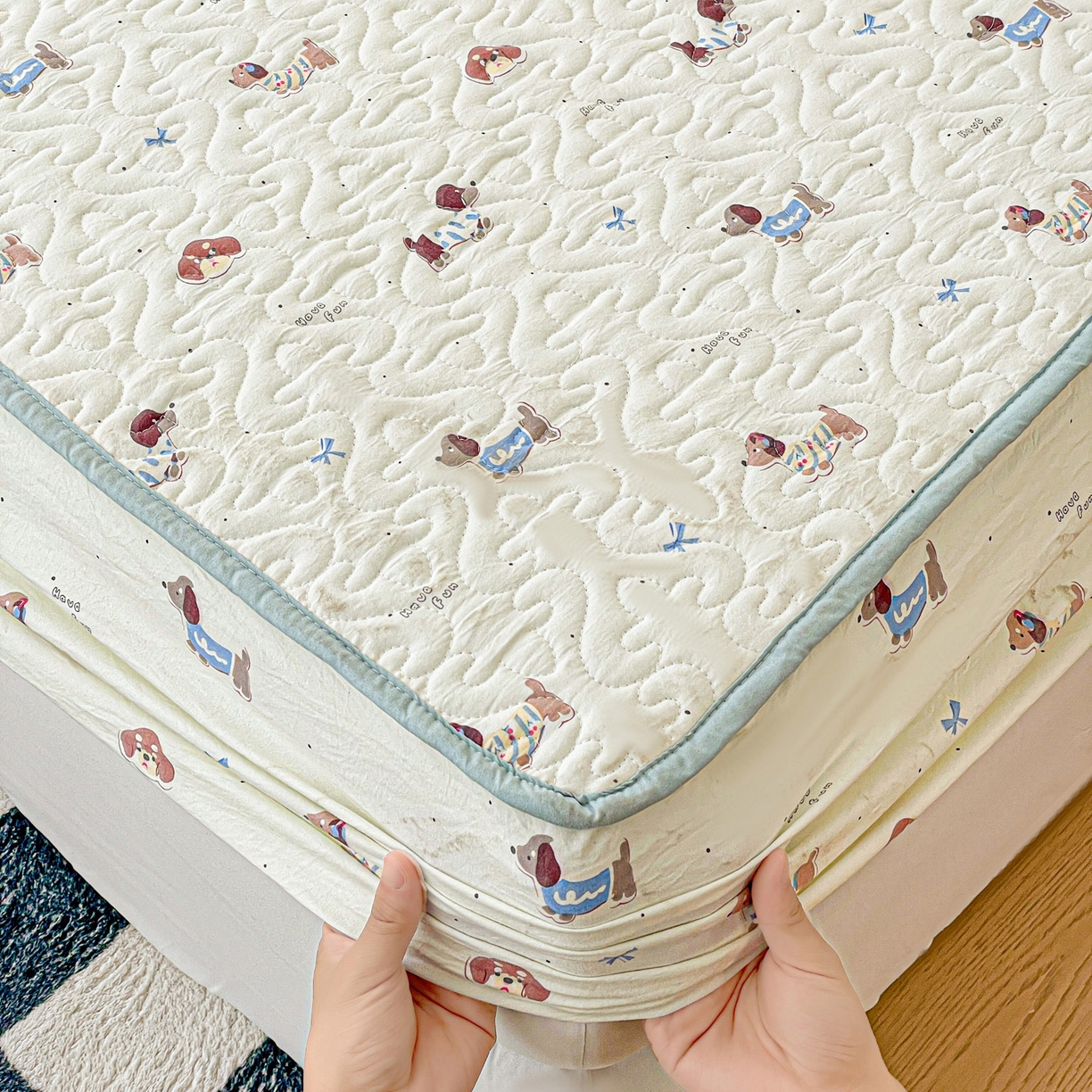 91家纺网 家纺一手货源 找家纺 悦织湾家纺 2025新款小清新印花四季通用床笠非全棉学生宿舍床笠二三件套 可可腊肠犬