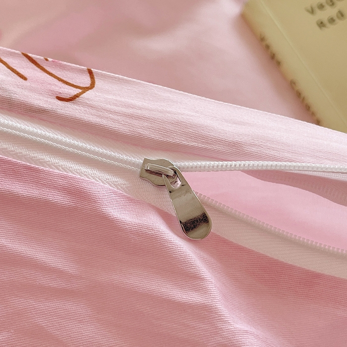 91家纺网 家纺一手货源 找家纺 蓝邻家纺 2025年新款三丽鸥正版授权全棉印花四件套系列-大床图 童趣美乐蒂