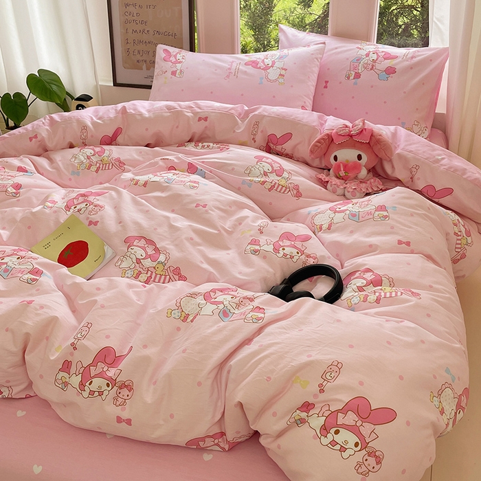 91家纺网 家纺一手货源 找家纺 蓝邻家纺 2025年新款三丽鸥正版授权全棉印花四件套系列-大床图 童趣美乐蒂