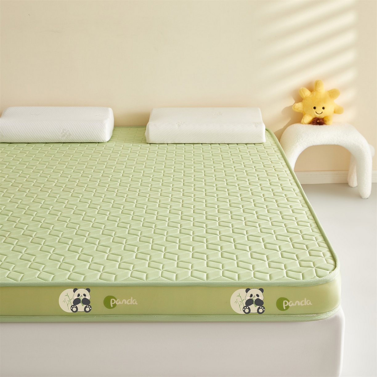 91家纺网 家纺一手货源 找家纺 （总）伊先生家纺 2025新款简约卡通硅胶海绵床垫熊猫黄鸭款