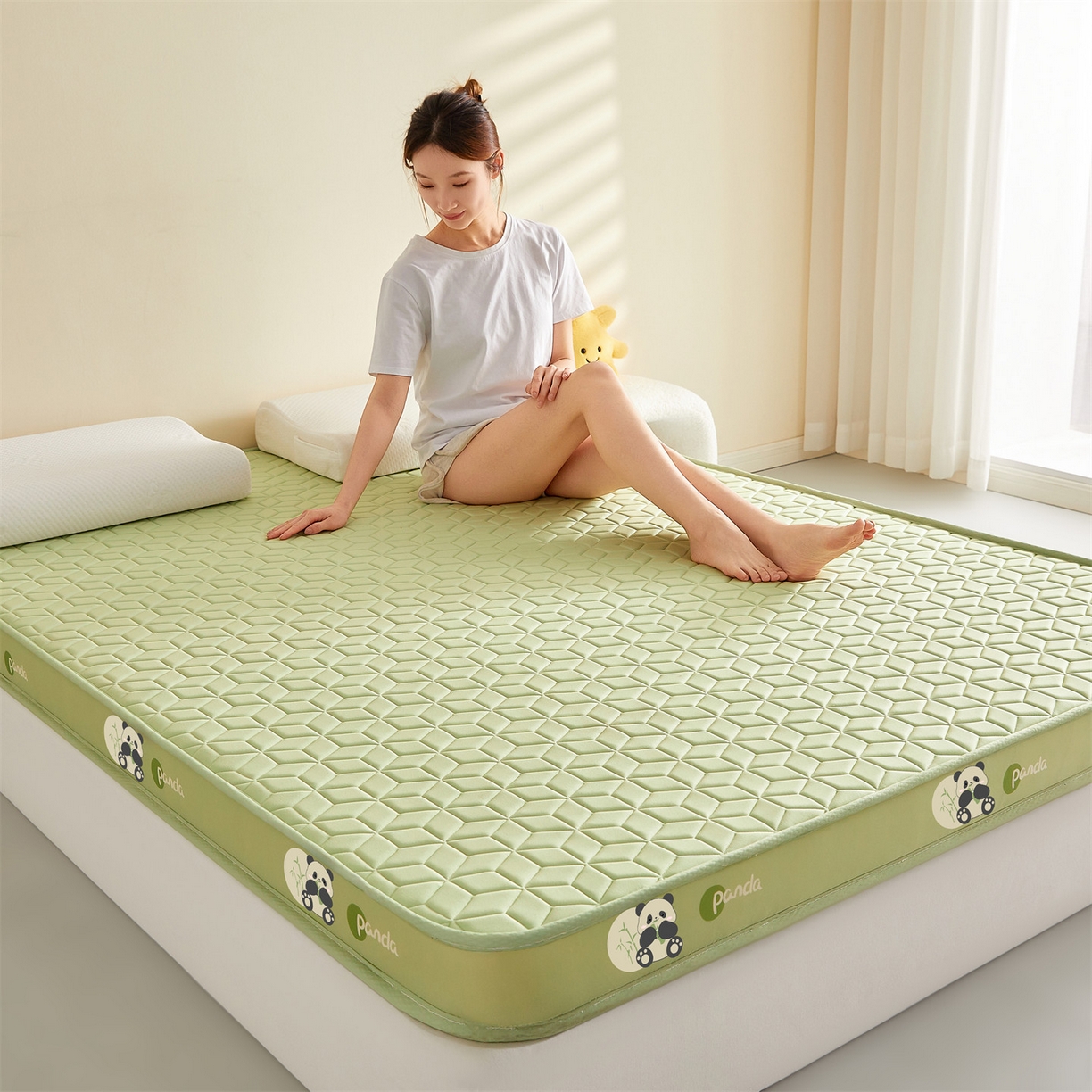 91家纺网 家纺一手货源 找家纺 伊先生家纺 2025新款简约卡通硅胶海绵床垫熊猫黄鸭款 熊猫-绿