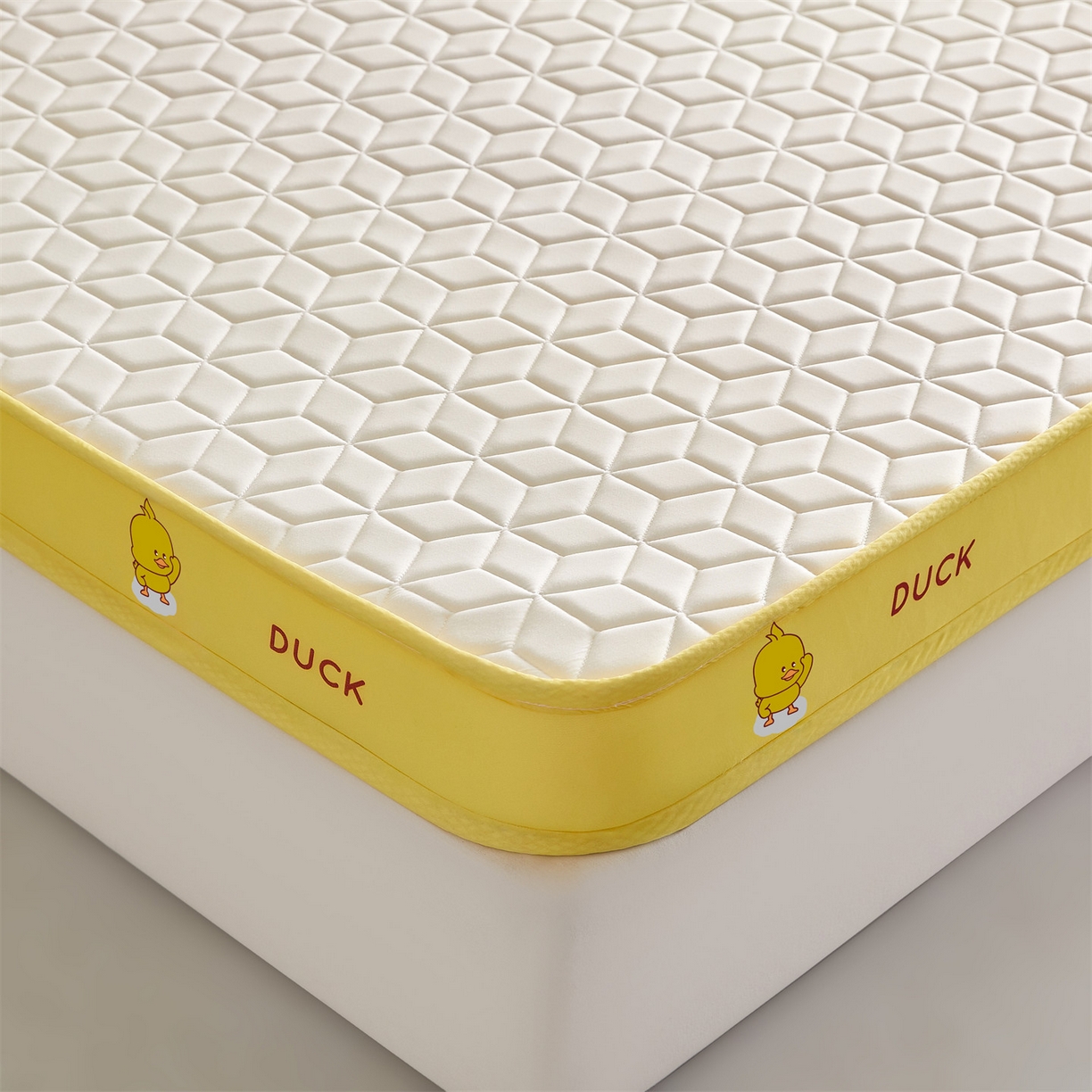 91家纺网 家纺一手货源 找家纺 伊先生家纺 2025新款简约卡通硅胶海绵床垫熊猫黄鸭款 黄小鸭-白