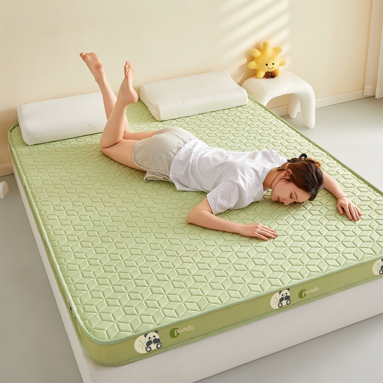 91家纺网 家纺一手货源 找家纺 伊先生家纺 2025新款简约卡通硅胶海绵床垫熊猫黄鸭款 熊猫-绿