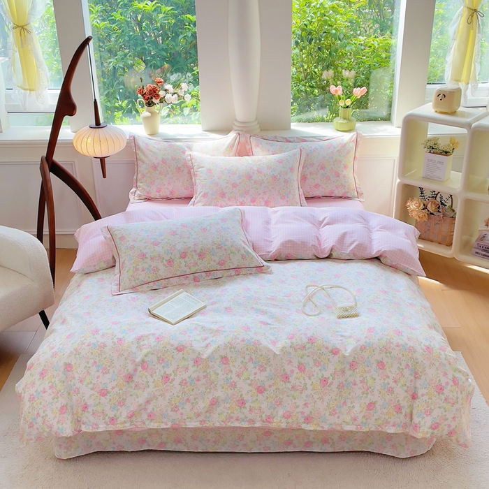 91家纺网 家纺一手货源 找家纺 铭博家纺 2025新款直播爆款全棉纯棉四件套 吊边一字绣工艺款四件套 嫣然花期-粉