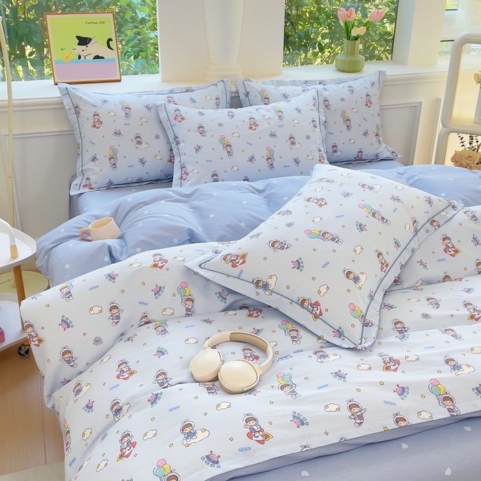 91家纺网 家纺一手货源 找家纺 铭博家纺 2025新款直播爆款全棉纯棉四件套 吊边一字绣工艺款四件套 漫步宇宙-蓝