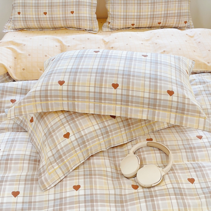 91家纺网 家纺一手货源 找家纺 铭博家纺 2025新款直播爆款全棉纯棉四件套 吊边一字绣工艺款四件套 加州甜心-咖