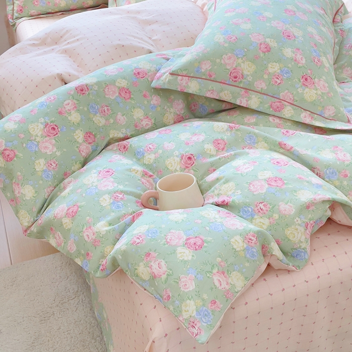 91家纺网 家纺一手货源 找家纺 铭博家纺 2025新款直播爆款全棉纯棉四件套 吊边一字绣工艺款四件套 嫣然花期-绿