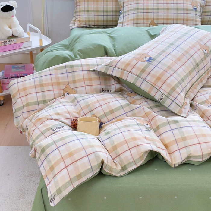 91家纺网 家纺一手货源 找家纺 铭博家纺 2025新款直播爆款全棉纯棉四件套 吊边一字绣工艺款四件套 艾格小熊