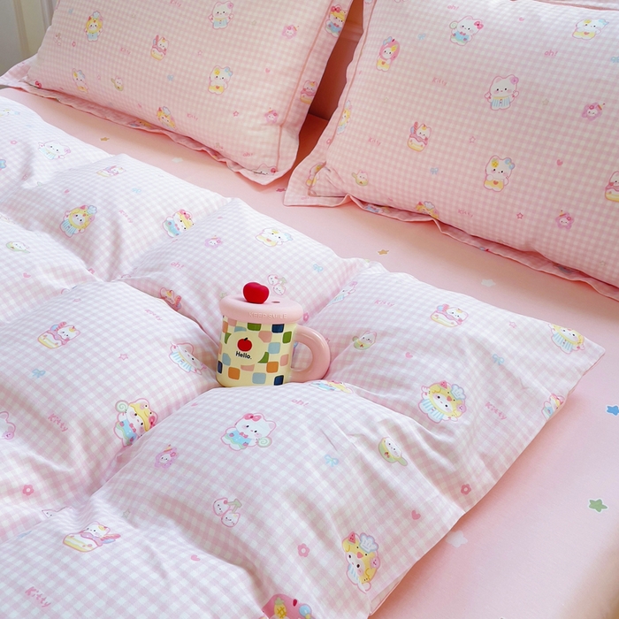 91家纺网 家纺一手货源 找家纺 铭博家纺 2025新款直播爆款全棉纯棉四件套 吊边一字绣工艺款四件套 恋恋吉米