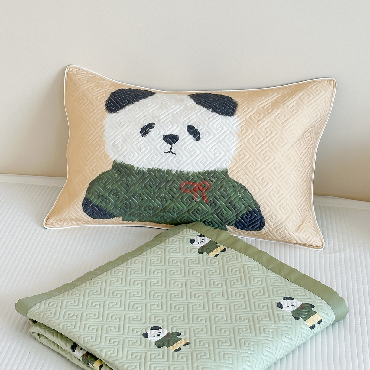 91家纺网 家纺一手货源 找家纺 （总）琳可家居 2025春夏新款轻奢宽边数码印花兰精天丝床盖萌物系列