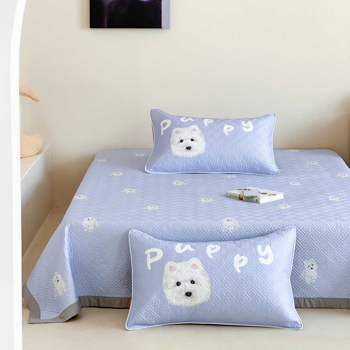 91家纺网 家纺一手货源 找家纺 琳可家居 2025春夏新款轻奢宽边数码印花兰精天丝床盖萌物系列 萌宠小狗