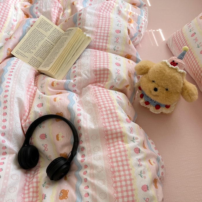 91家纺网 家纺一手货源 找家纺 （总）玉海棠家纺 2025新款云感提花双层纱印花系列四件套-场景一