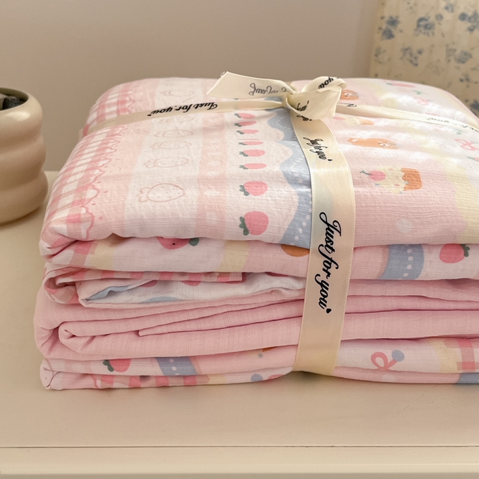 91家纺网 家纺一手货源 找家纺 （总）玉海棠家纺 2025新款云感提花双层纱印花系列四件套-场景一