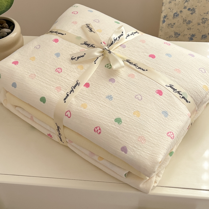 91家纺网 家纺一手货源 找家纺 （总）玉海棠家纺 2025新款云感提花双层纱印花系列四件套-场景一