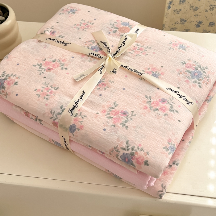 91家纺网 家纺一手货源 找家纺 （总）玉海棠家纺 2025新款云感提花双层纱印花系列四件套-场景一