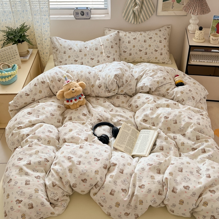 91家纺网 家纺一手货源 找家纺 玉海棠家纺 2025新款云感提花双层纱印花系列四件套-场景一 布丁狗