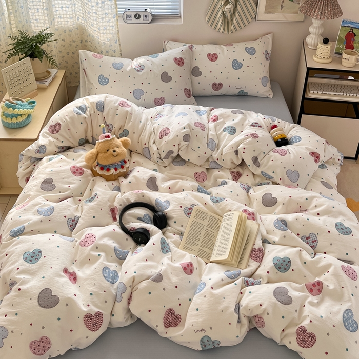 91家纺网 家纺一手货源 找家纺 玉海棠家纺 2025新款云感提花双层纱印花系列四件套-场景一 蓝色爱心