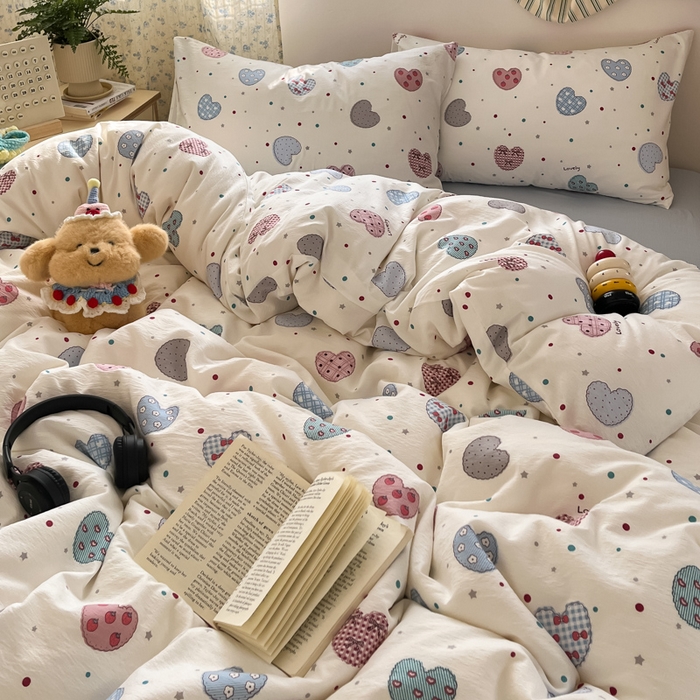 91家纺网 家纺一手货源 找家纺 玉海棠家纺 2025新款云感提花双层纱印花系列四件套-场景一 蓝色爱心