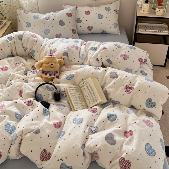 91家纺网 家纺一手货源 找家纺 玉海棠家纺 2025新款云感提花双层纱印花系列四件套-场景一 蓝色爱心