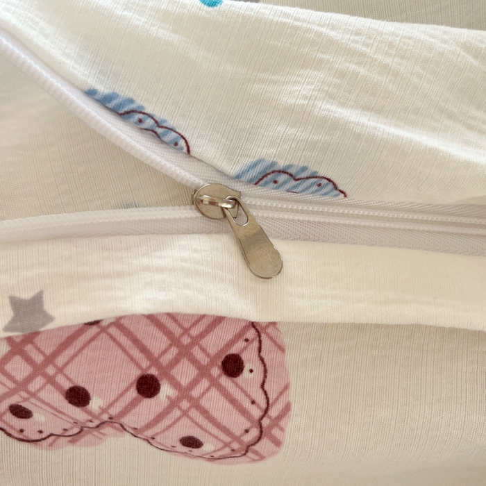 91家纺网 家纺一手货源 找家纺 玉海棠家纺 2025新款云感提花双层纱印花系列四件套-场景一 蓝色爱心