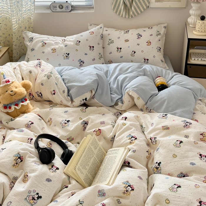 91家纺网 家纺一手货源 找家纺 玉海棠家纺 2025新款云感提花双层纱印花系列四件套-场景一 米奇