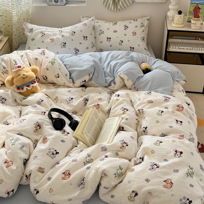 91家纺网 家纺一手货源 找家纺 玉海棠家纺 2025新款云感提花双层纱印花系列四件套-场景一 米奇