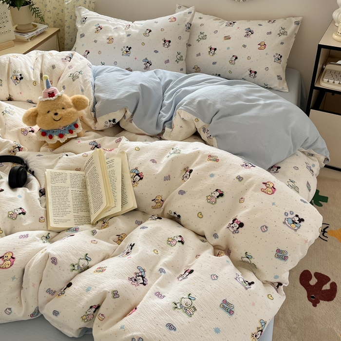 91家纺网 家纺一手货源 找家纺 玉海棠家纺 2025新款云感提花双层纱印花系列四件套-场景一 米奇