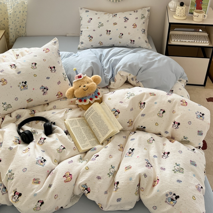 91家纺网 家纺一手货源 找家纺 玉海棠家纺 2025新款云感提花双层纱印花系列四件套-场景一 米奇