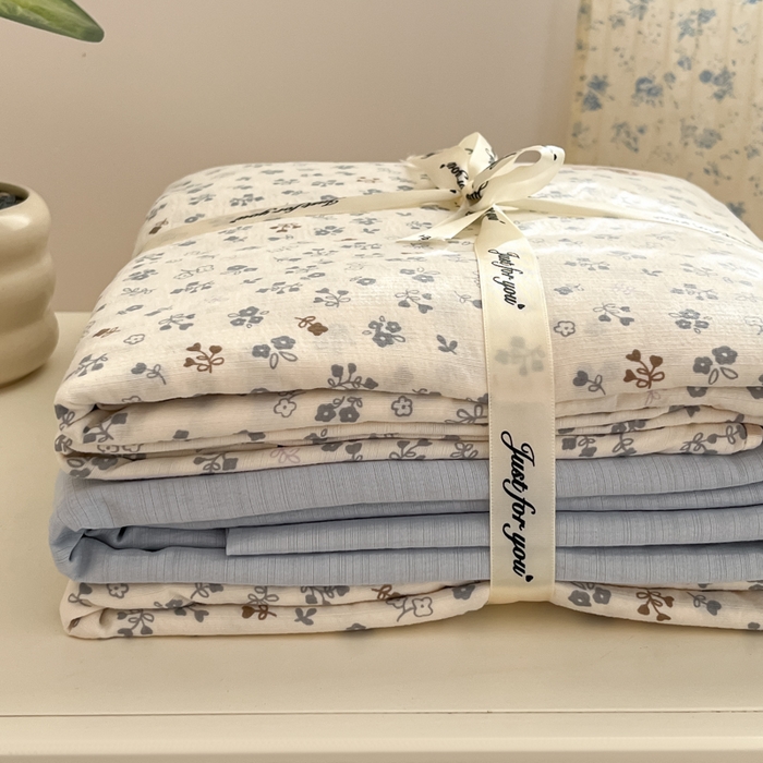 91家纺网 家纺一手货源 找家纺 玉海棠家纺 2025新款云感提花双层纱印花系列四件套-场景一 诺言兔兔