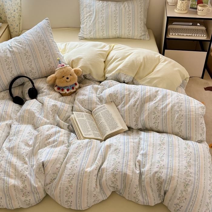 91家纺网 家纺一手货源 找家纺 玉海棠家纺 2025新款云感提花双层纱印花系列四件套-场景一 晴天