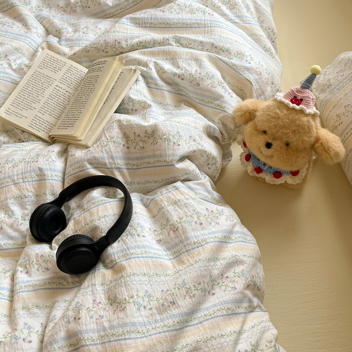 91家纺网 家纺一手货源 找家纺 玉海棠家纺 2025新款云感提花双层纱印花系列四件套-场景一 晴天