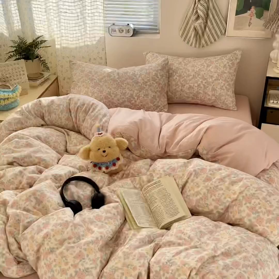 91家纺网 家纺一手货源 找家纺 玉海棠家纺 2025新款云感提花双层纱印花系列四件套-场景一 春风里