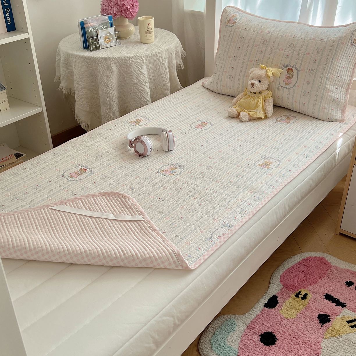 91家纺网 家纺一手货源 找家纺 （总）六巷胡同 2025新款INS卡通A类双面全棉绗缝夹棉学生床盖