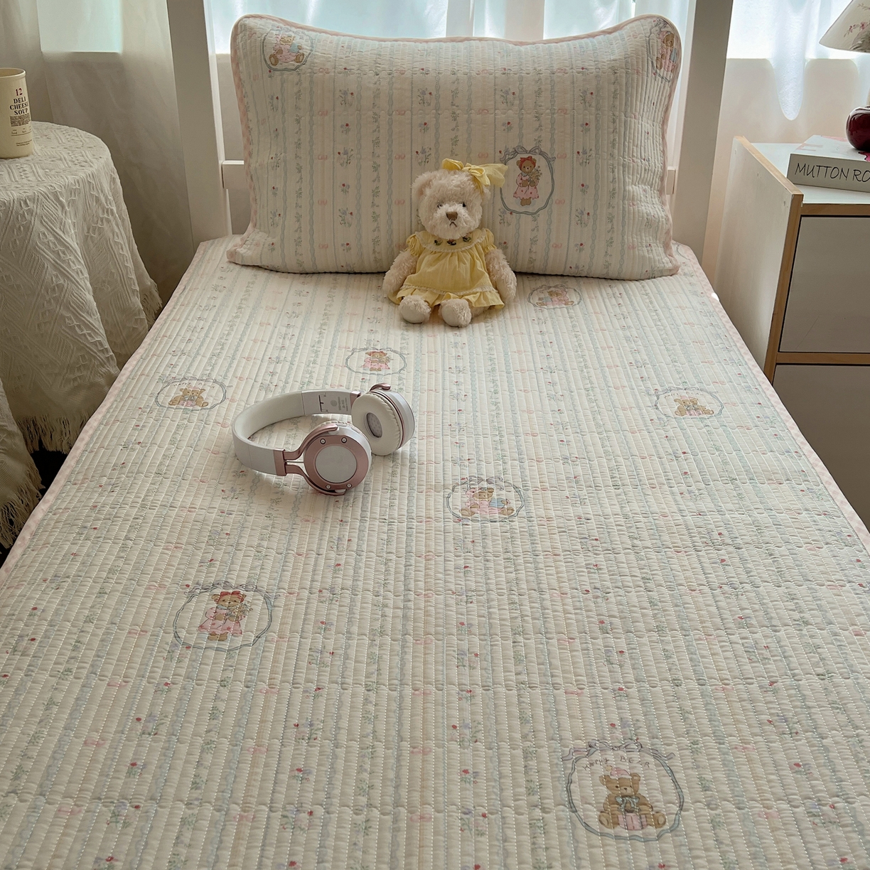 91家纺网 家纺一手货源 找家纺 （总）六巷胡同 2025新款INS卡通A类双面全棉绗缝夹棉学生床盖