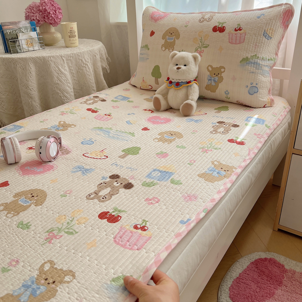 91家纺网 家纺一手货源 找家纺 （总）六巷胡同 2025新款INS卡通A类双面全棉绗缝夹棉学生床盖