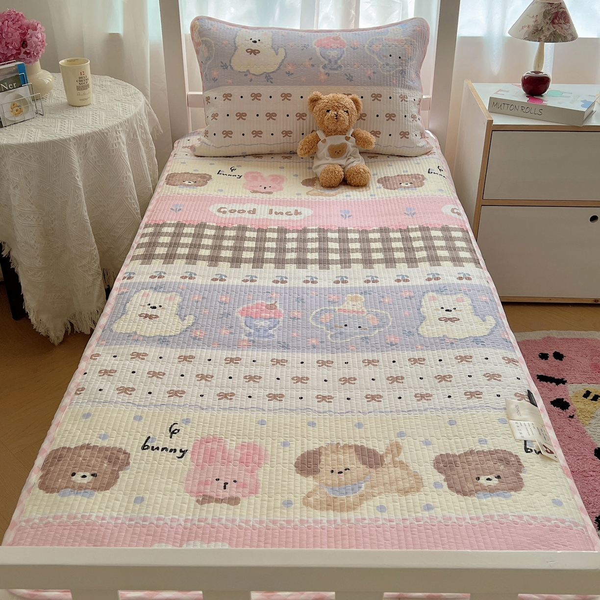 91家纺网 家纺一手货源 找家纺 六巷胡同 2025新款INS卡通A类双面全棉绗缝夹棉学生床盖 床盖-涂鸦动物集