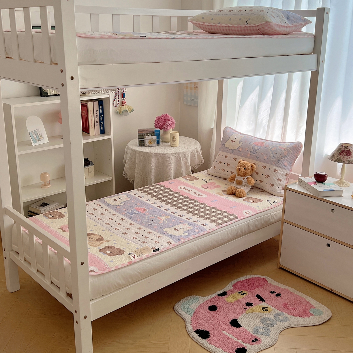 91家纺网 家纺一手货源 找家纺 六巷胡同 2025新款INS卡通A类双面全棉绗缝夹棉学生床盖 床盖-涂鸦动物集