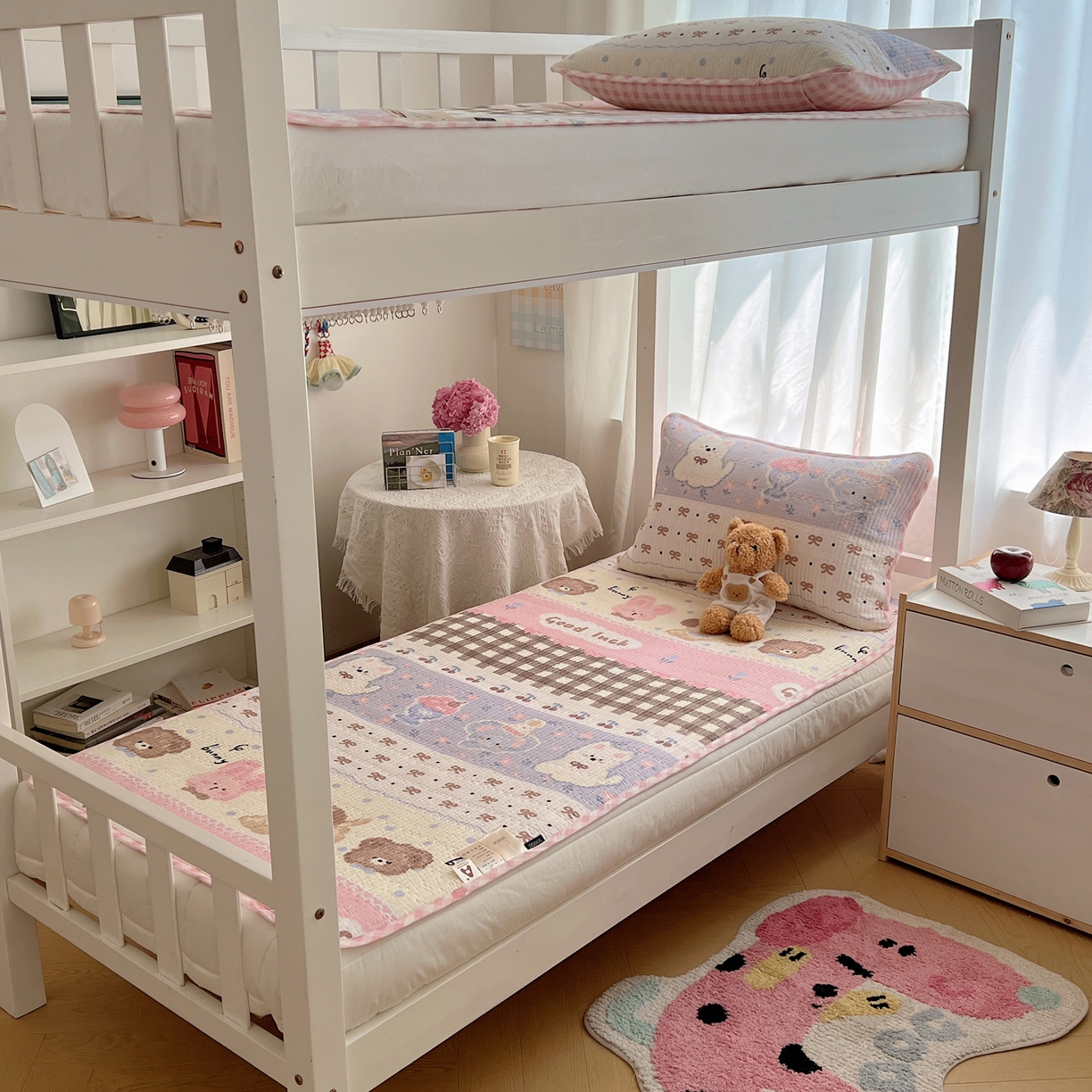 91家纺网 家纺一手货源 找家纺 六巷胡同 2025新款INS卡通A类双面全棉绗缝夹棉学生床盖 床盖-涂鸦动物集