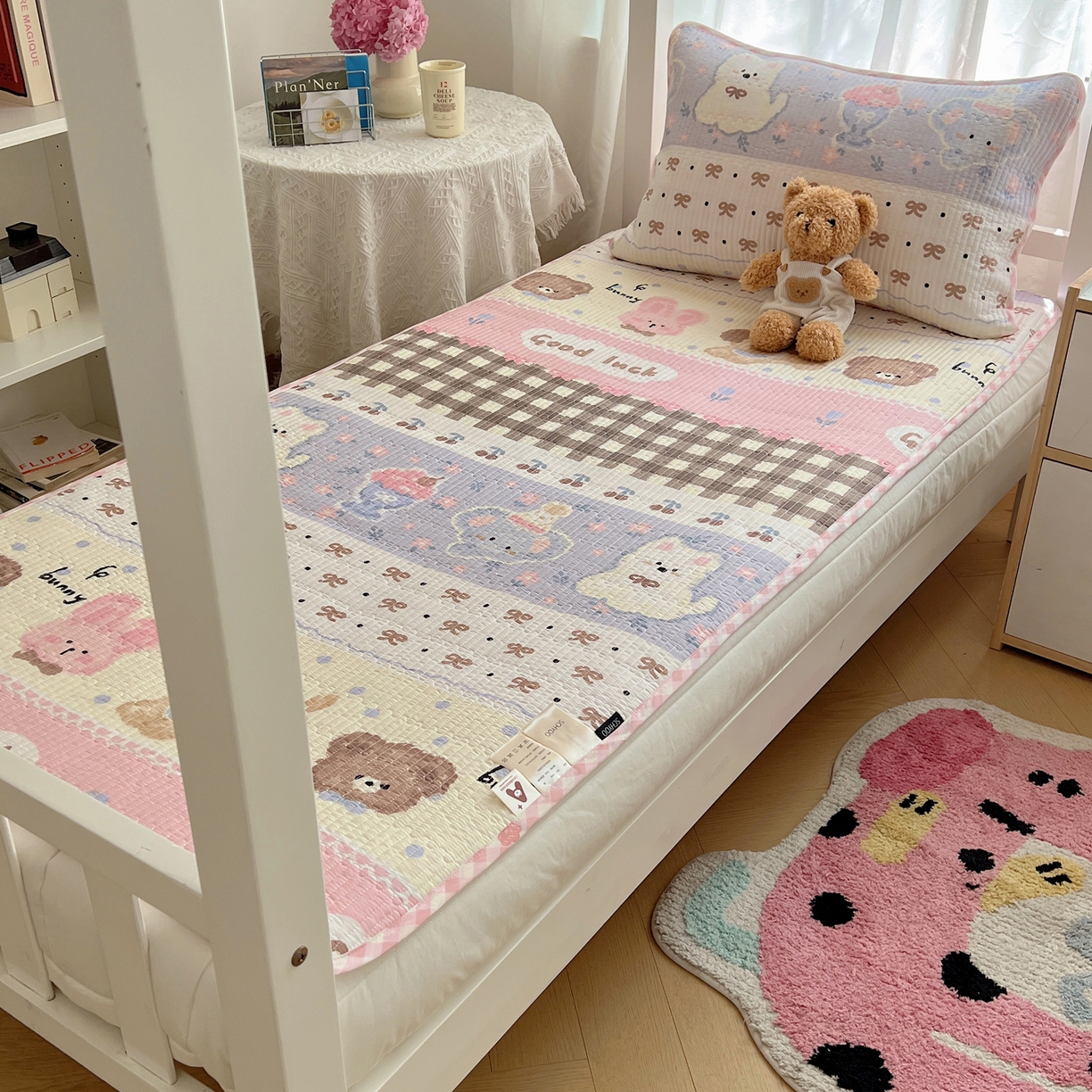 91家纺网 家纺一手货源 找家纺 六巷胡同 2025新款INS卡通A类双面全棉绗缝夹棉学生床盖 床盖-涂鸦动物集