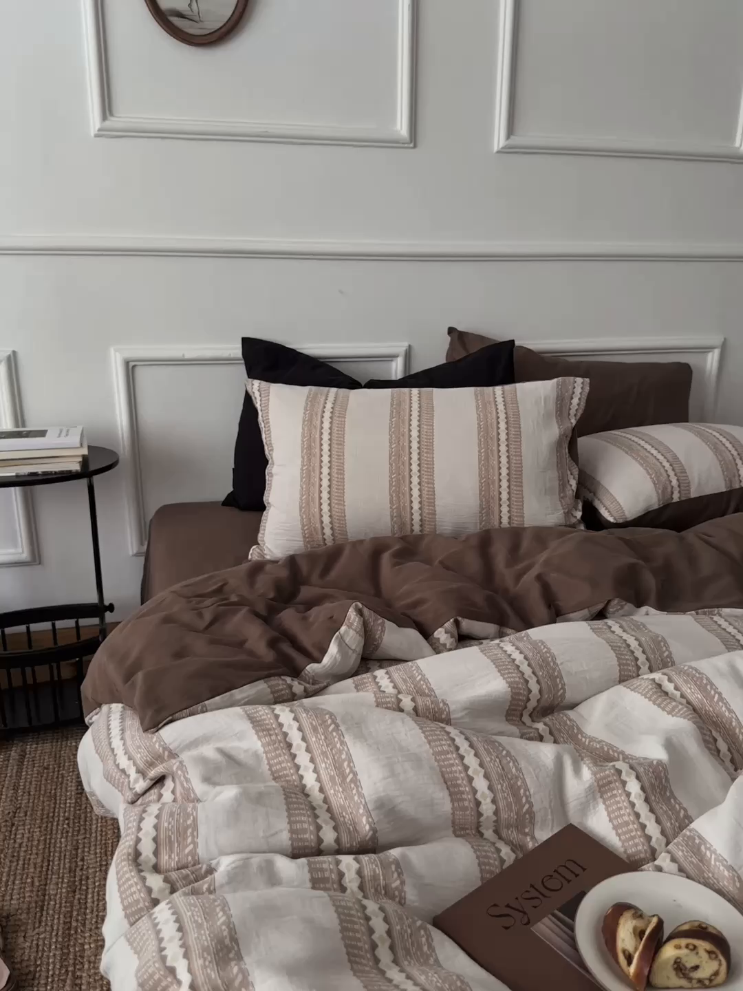 91家纺网 家纺一手货源 找家纺 （总）柚可家居 2025新款40支全棉纯棉提花人字纹四件套-克拉玛依夜（风格二）（严格控价券后不低于：318和338元，套件会员减20元）