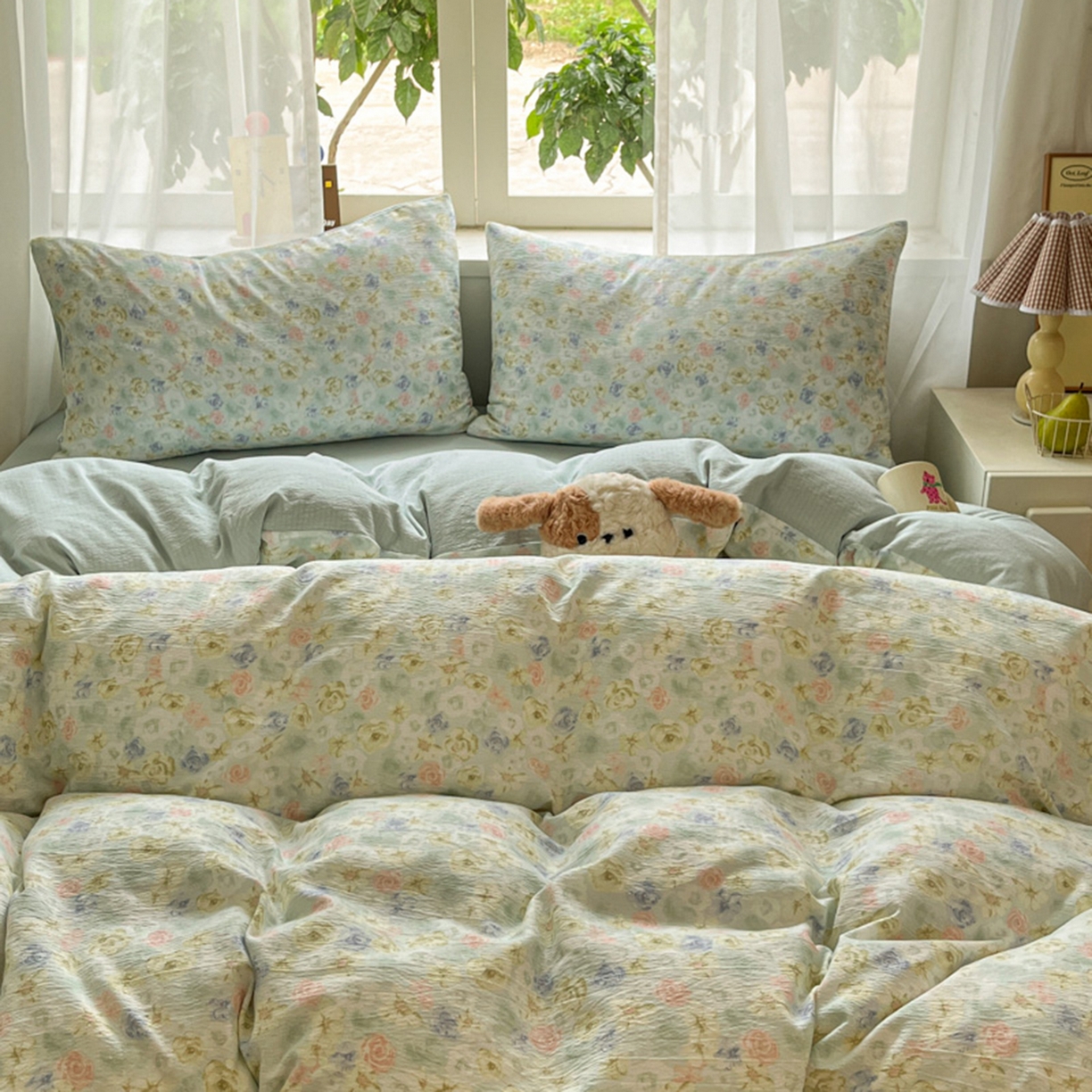 91家纺网 家纺一手货源 找家纺 （总）玉海棠家纺 2025新款云感提花双层纱印花系列四件套-场景二