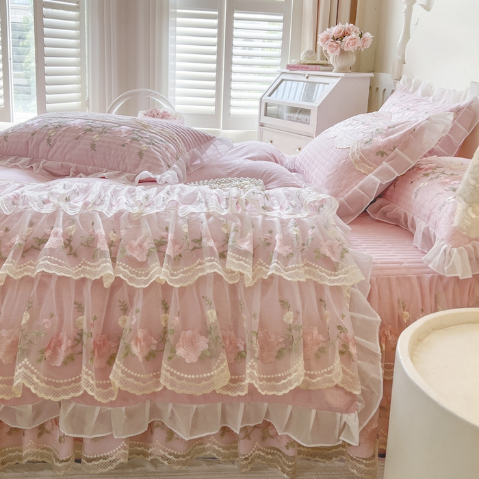 91家纺网 家纺一手货源 找家纺 恋尚 2025新款木棉蕾丝床裙四件套-泡芙 泡芙-少女粉