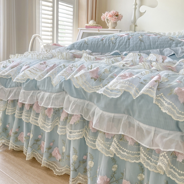 91家纺网 家纺一手货源 找家纺 恋尚 2025新款木棉蕾丝床裙四件套-泡芙 泡芙-清新蓝